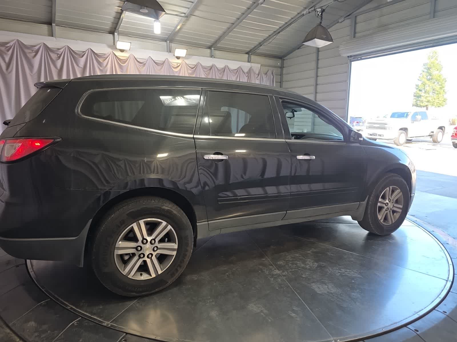 Thumbnail: 2016 Chevrolet Traverse - 10