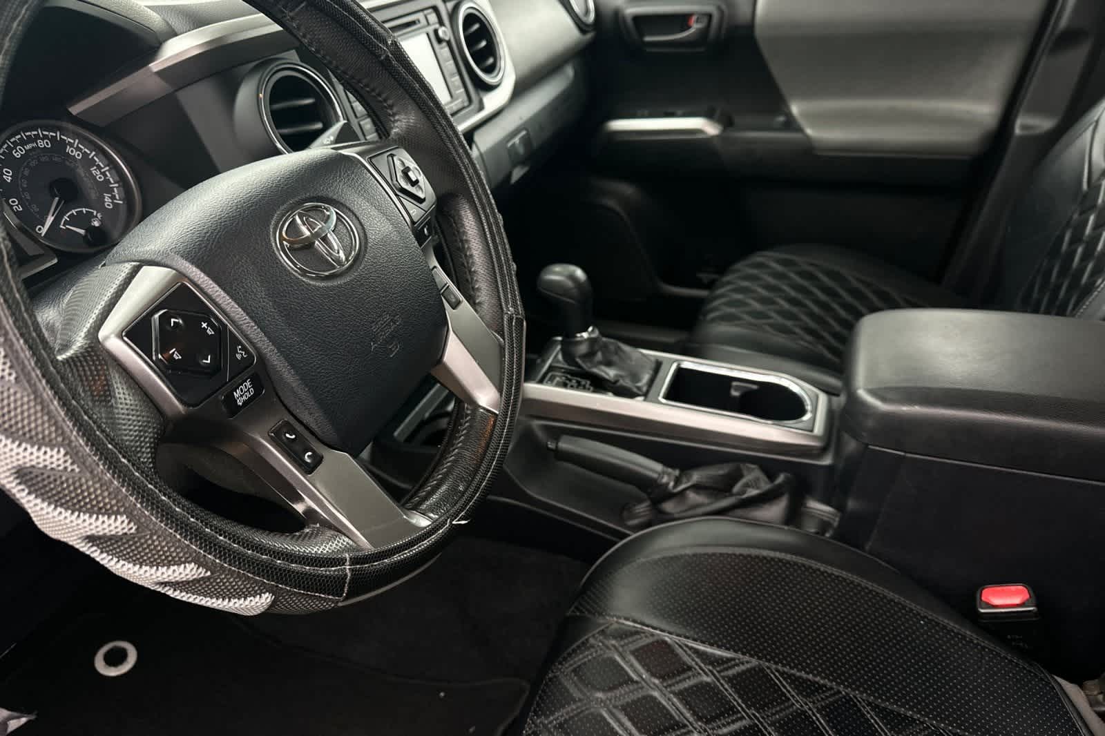 Thumbnail: 2019 Toyota Tacoma - 12