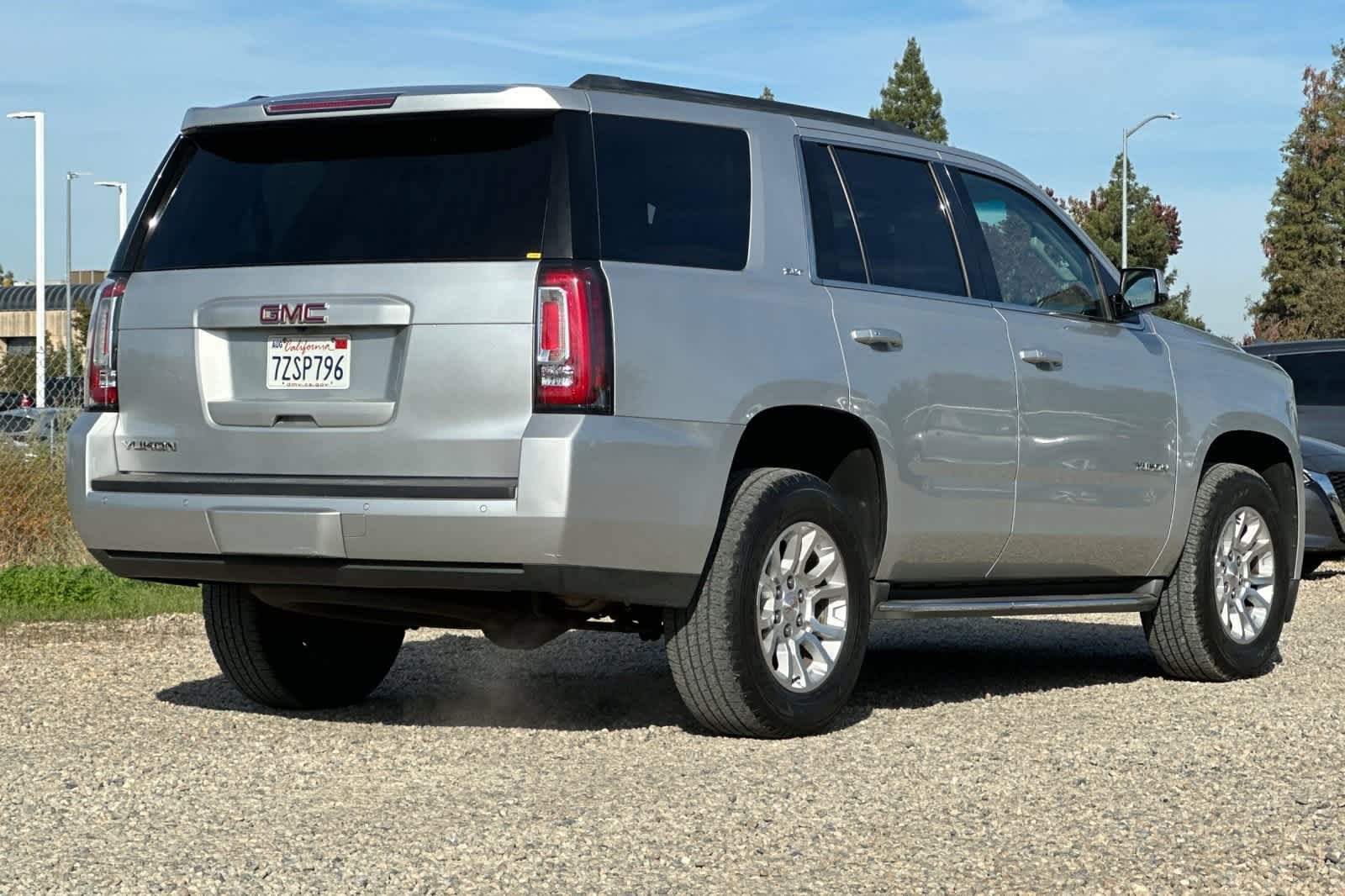 Thumbnail: 2015 GMC Yukon - 3