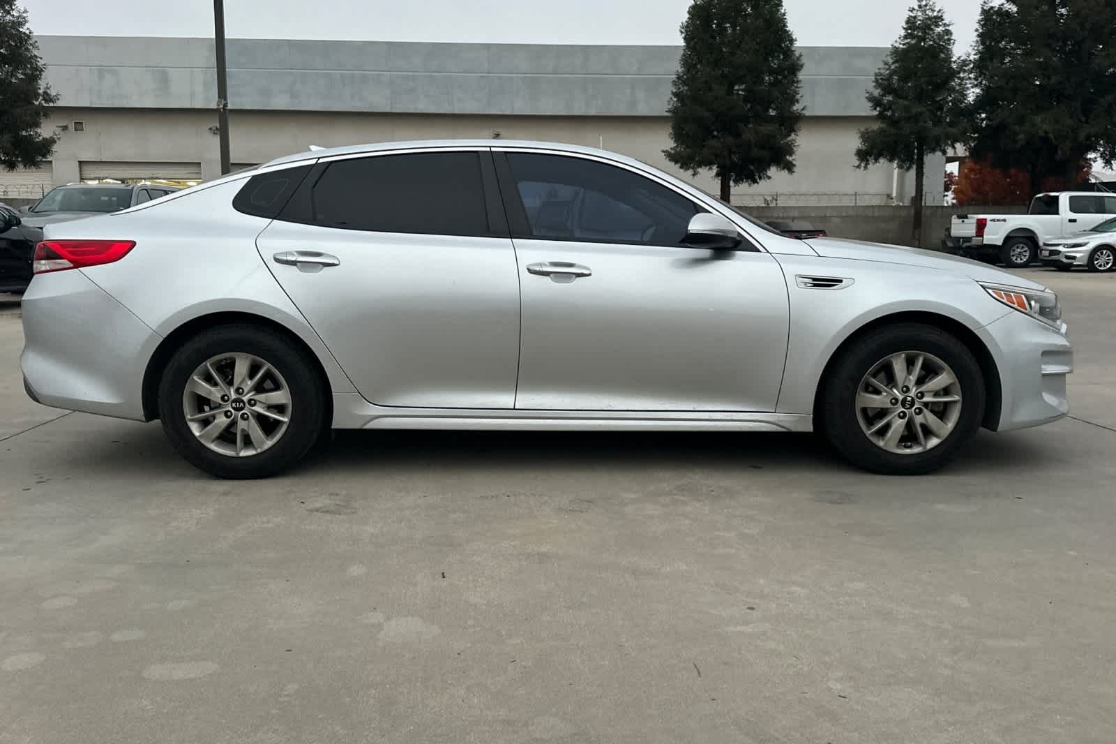 Thumbnail: 2018 Kia Optima - 9