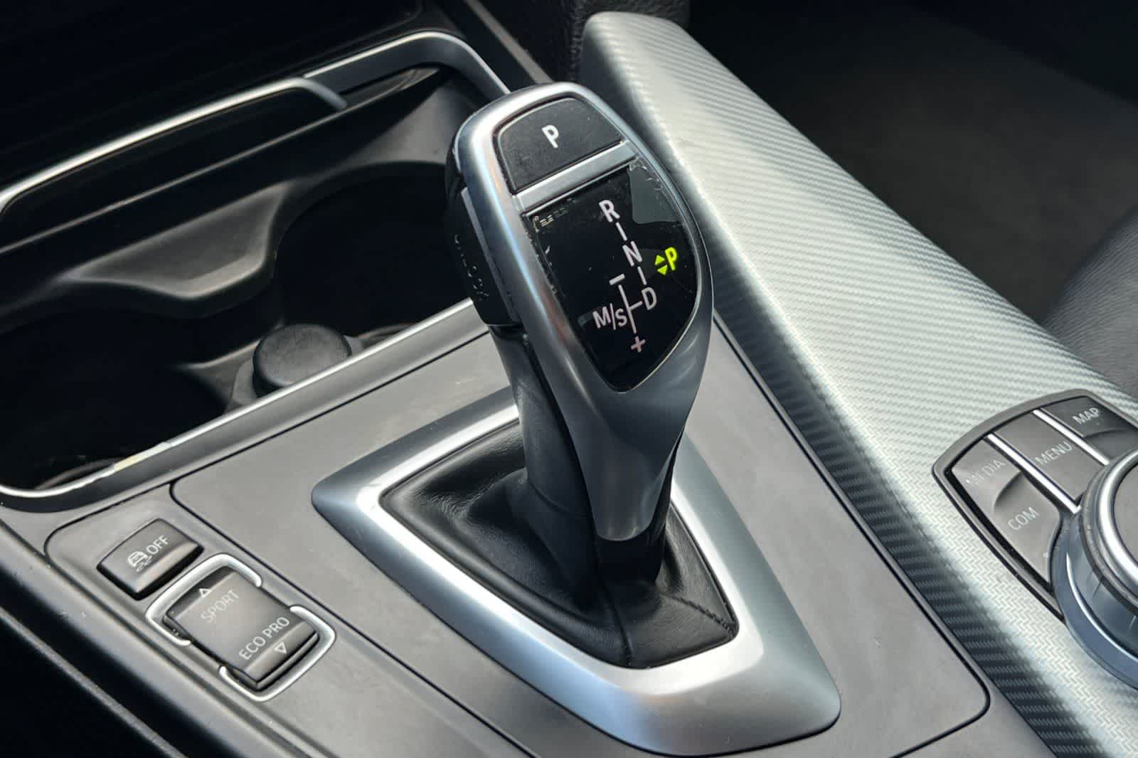 Thumbnail: 2018 BMW 3 Series - 23