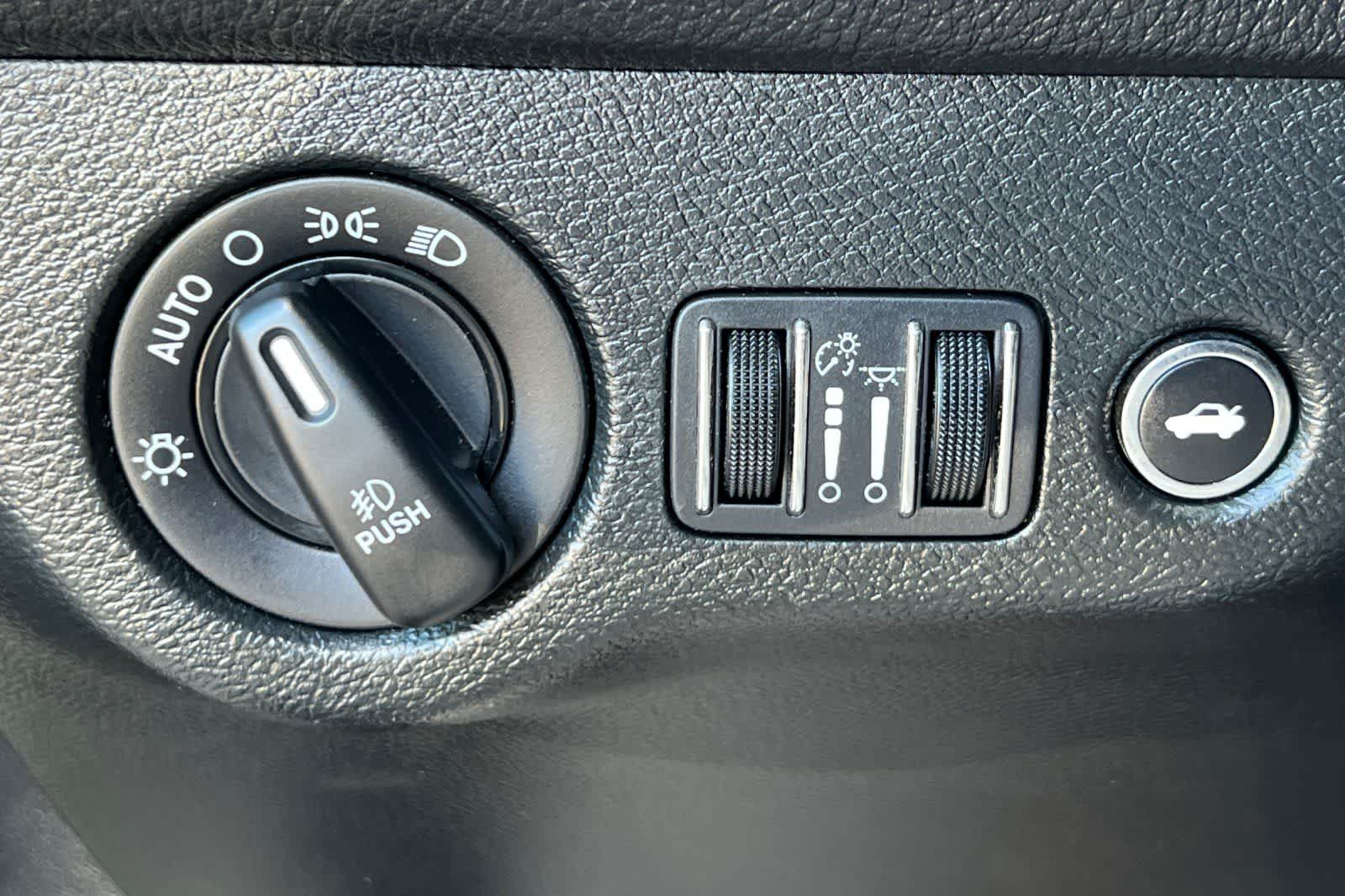 Thumbnail: 2018 Dodge Challenger - 33