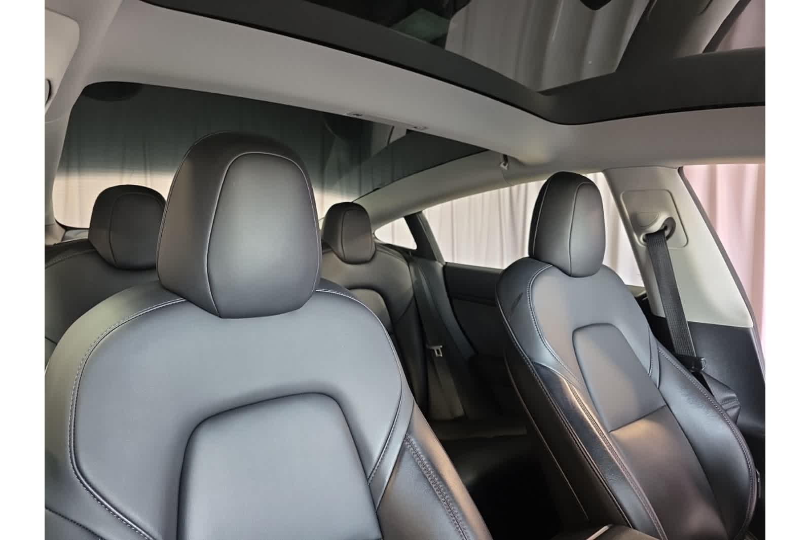 Thumbnail: 2022 Tesla Model 3 - 16