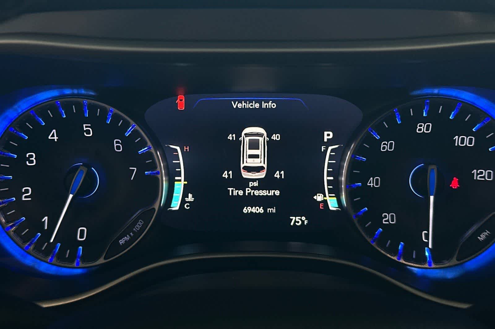 Thumbnail: 2022 Chrysler Pacifica - 32