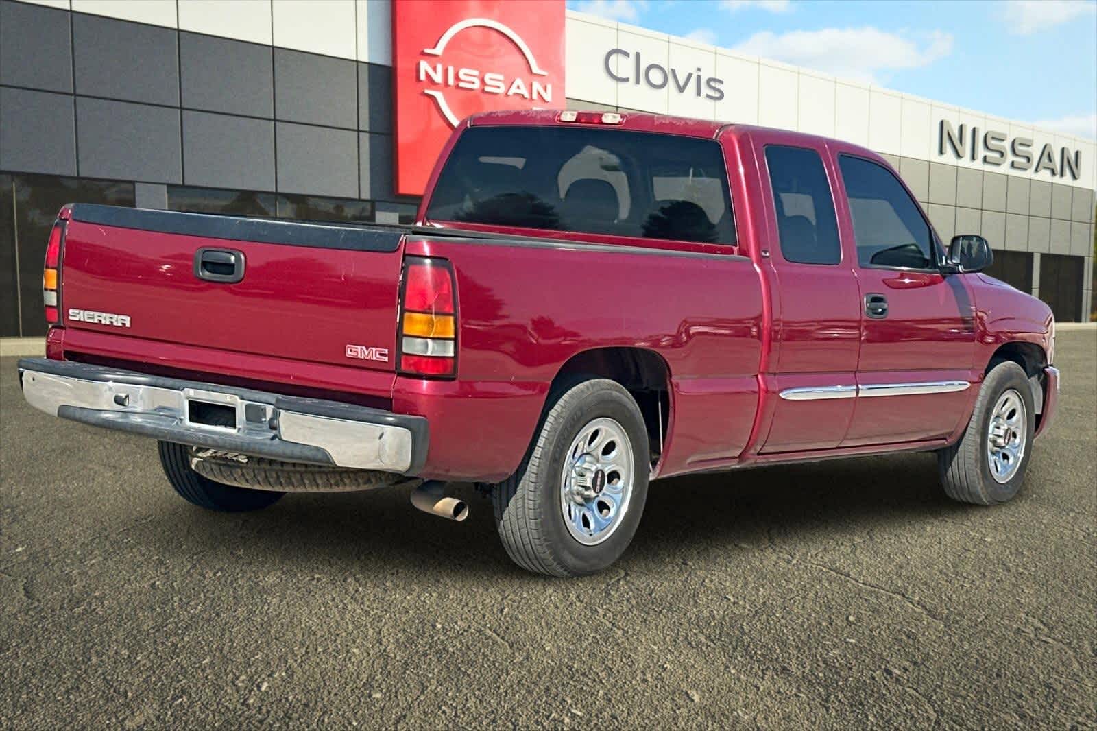 Thumbnail: 2005 GMC Sierra 1500 - 3