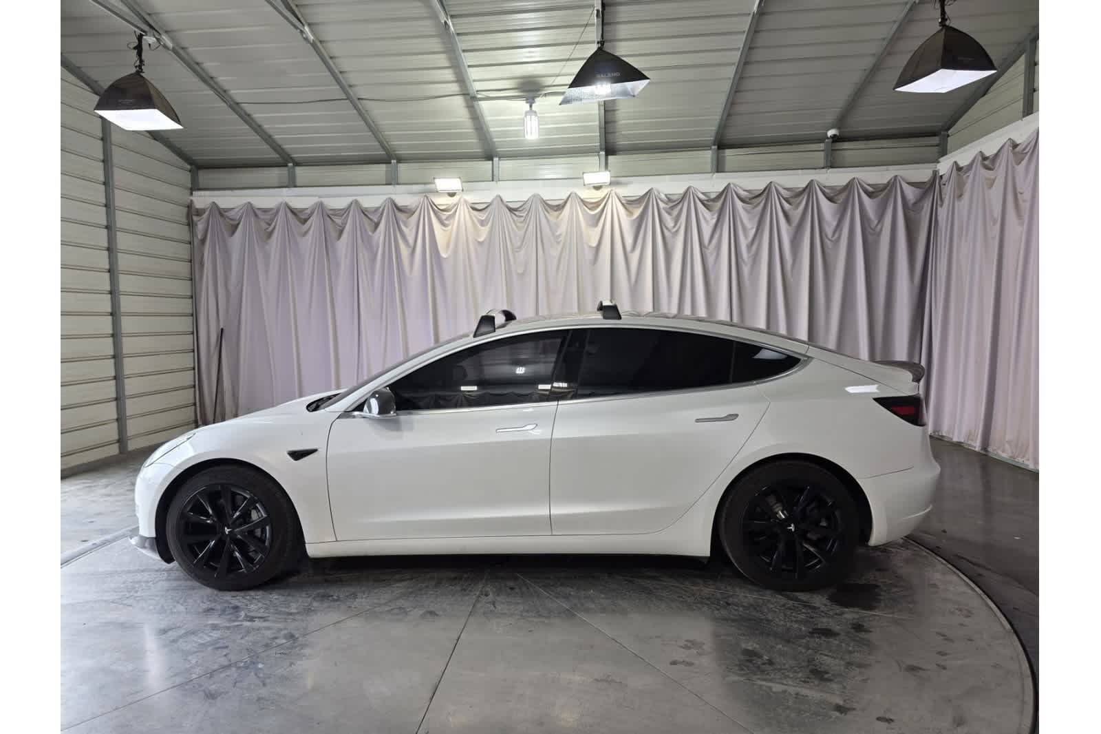 Thumbnail: 2020 Tesla Model 3 - 4