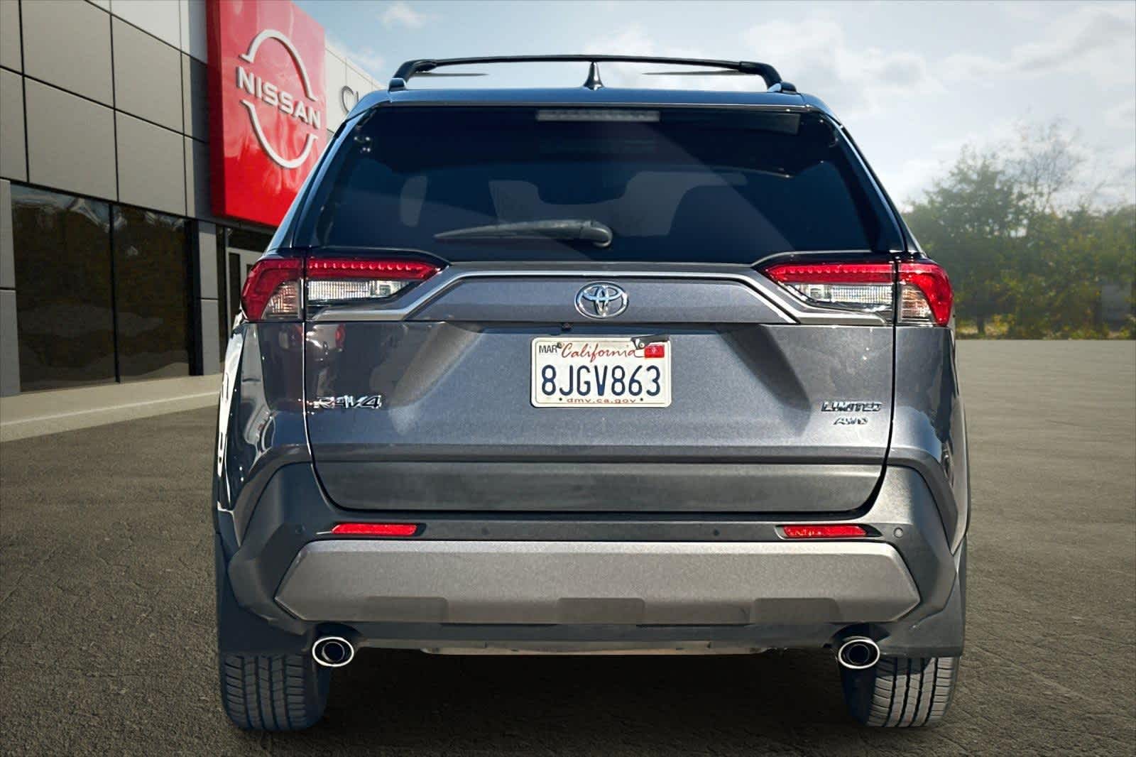 Thumbnail: 2019 Toyota RAV4 - 8