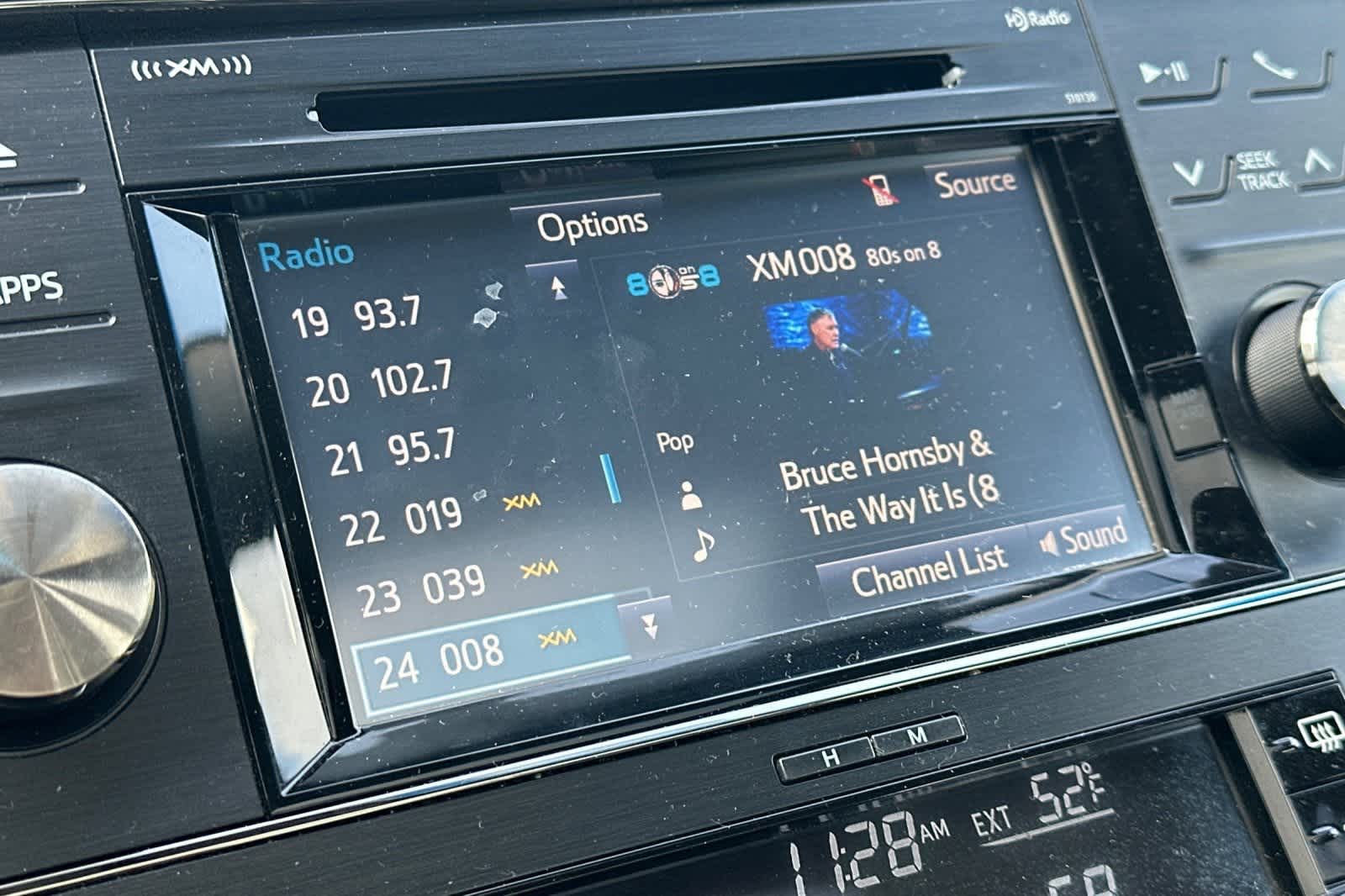 Thumbnail: 2016 Toyota Avalon - 18