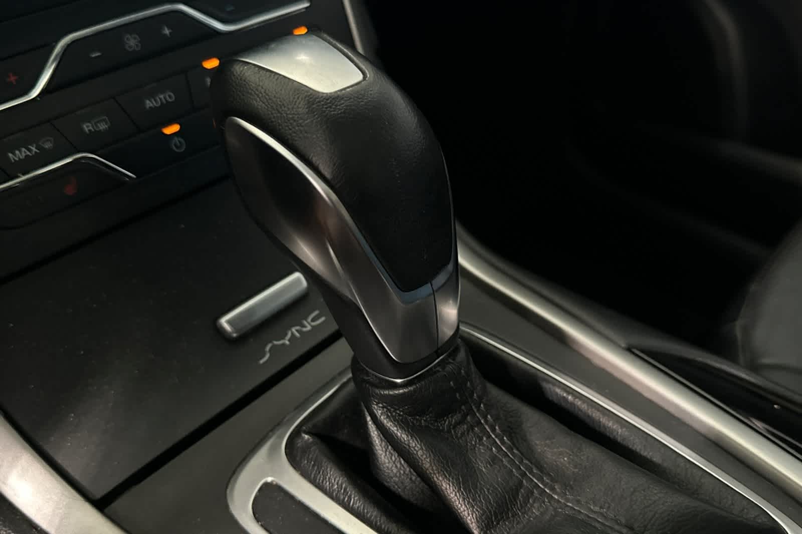 Thumbnail: 2016 Ford Edge - 24