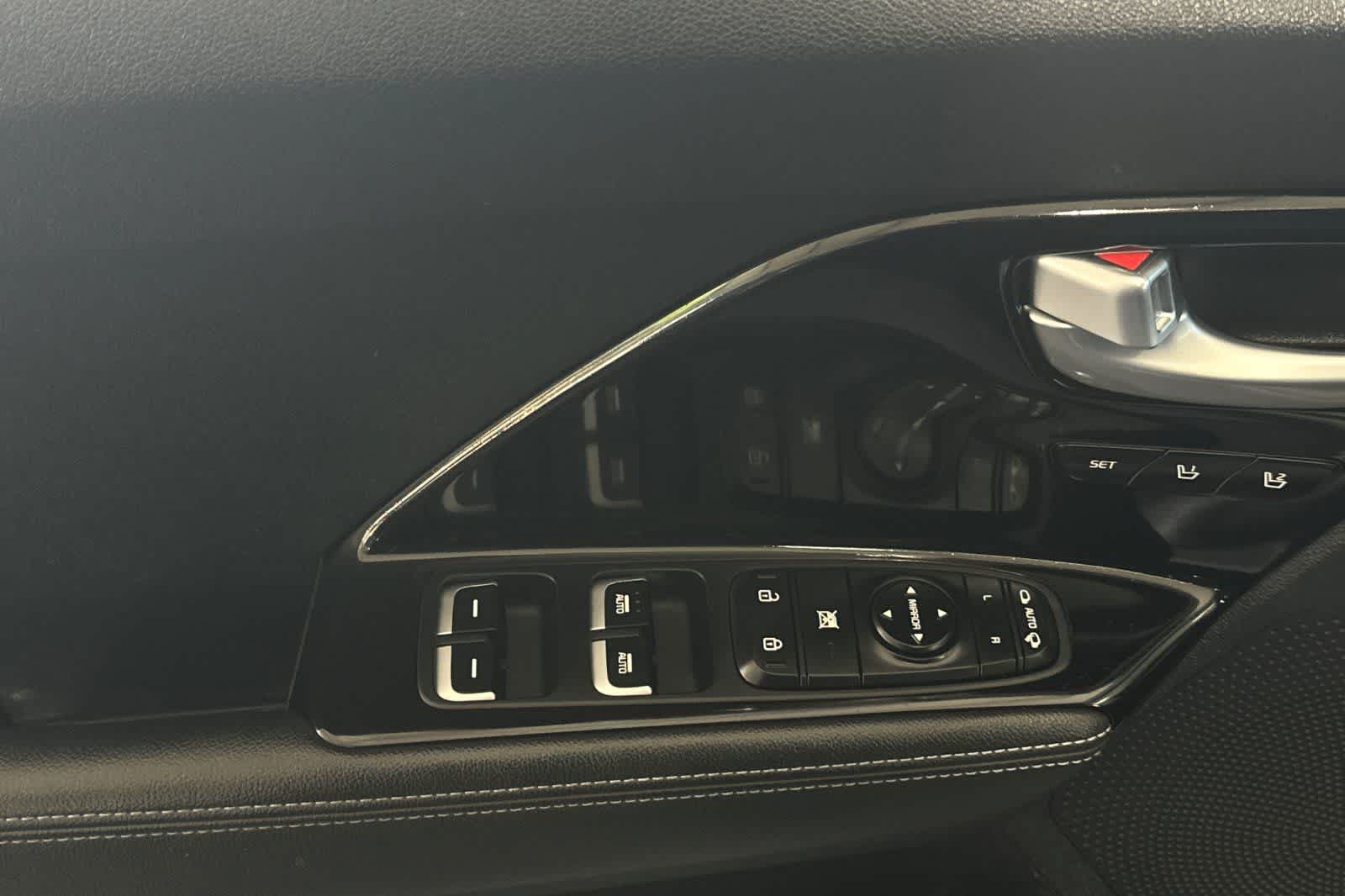 Thumbnail: 2018 Kia Niro - 11