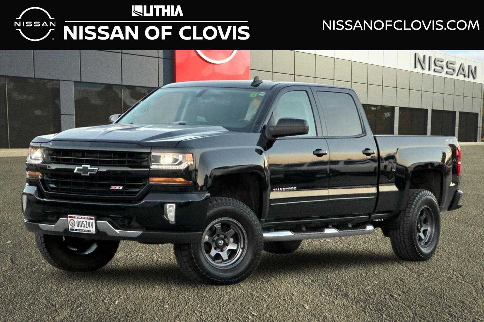 Thumbnail: 2017 Chevrolet Silverado 1500 - 1