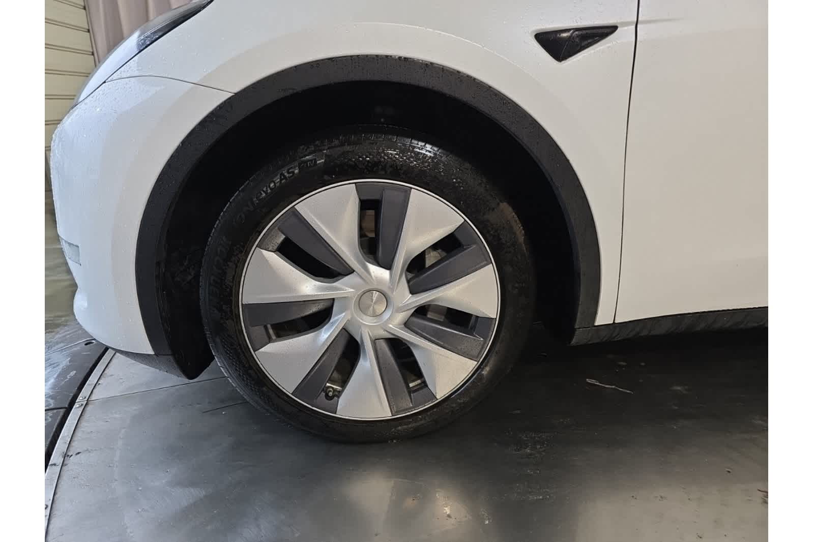 Thumbnail: 2023 Tesla Model Y - 3