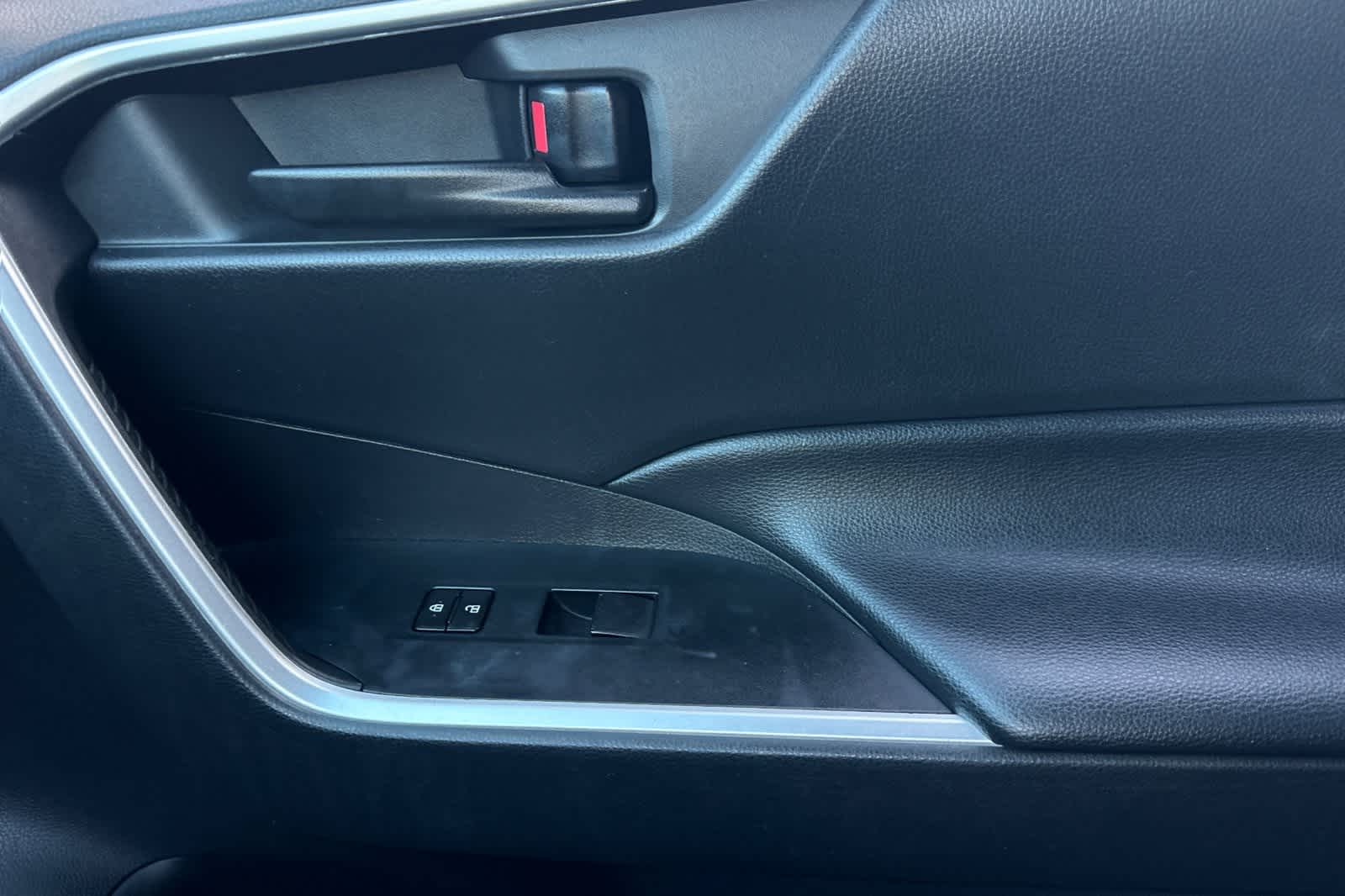 Thumbnail: 2022 Toyota RAV4 - 20