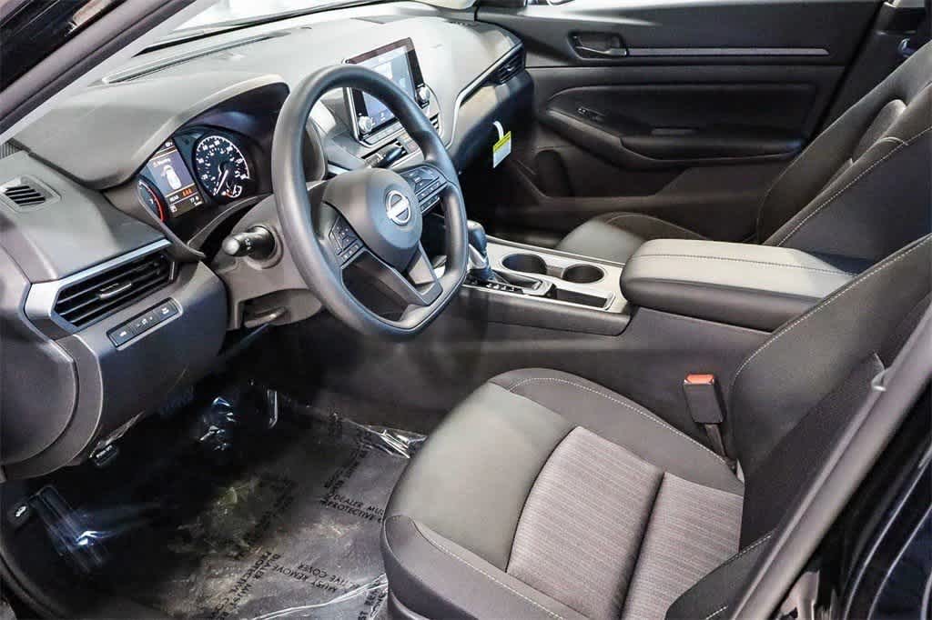 Thumbnail: 2025 Nissan Altima - 17