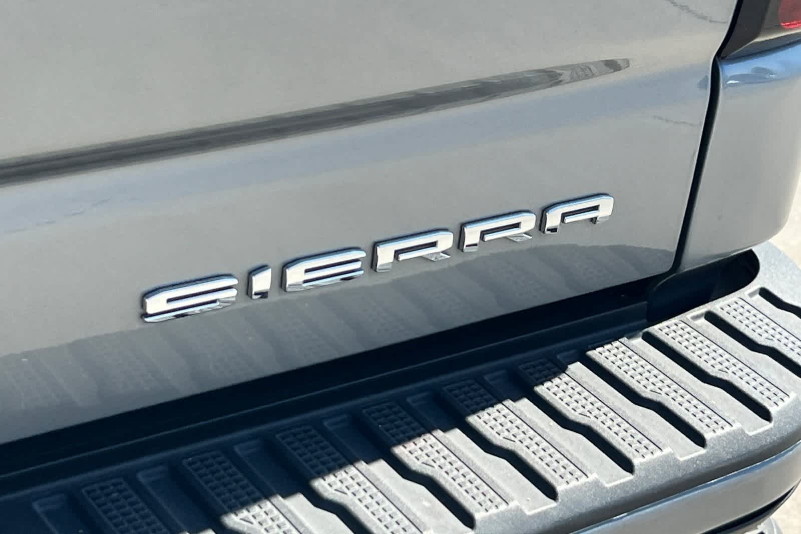 Thumbnail: 2023 GMC Sierra 1500 - 13
