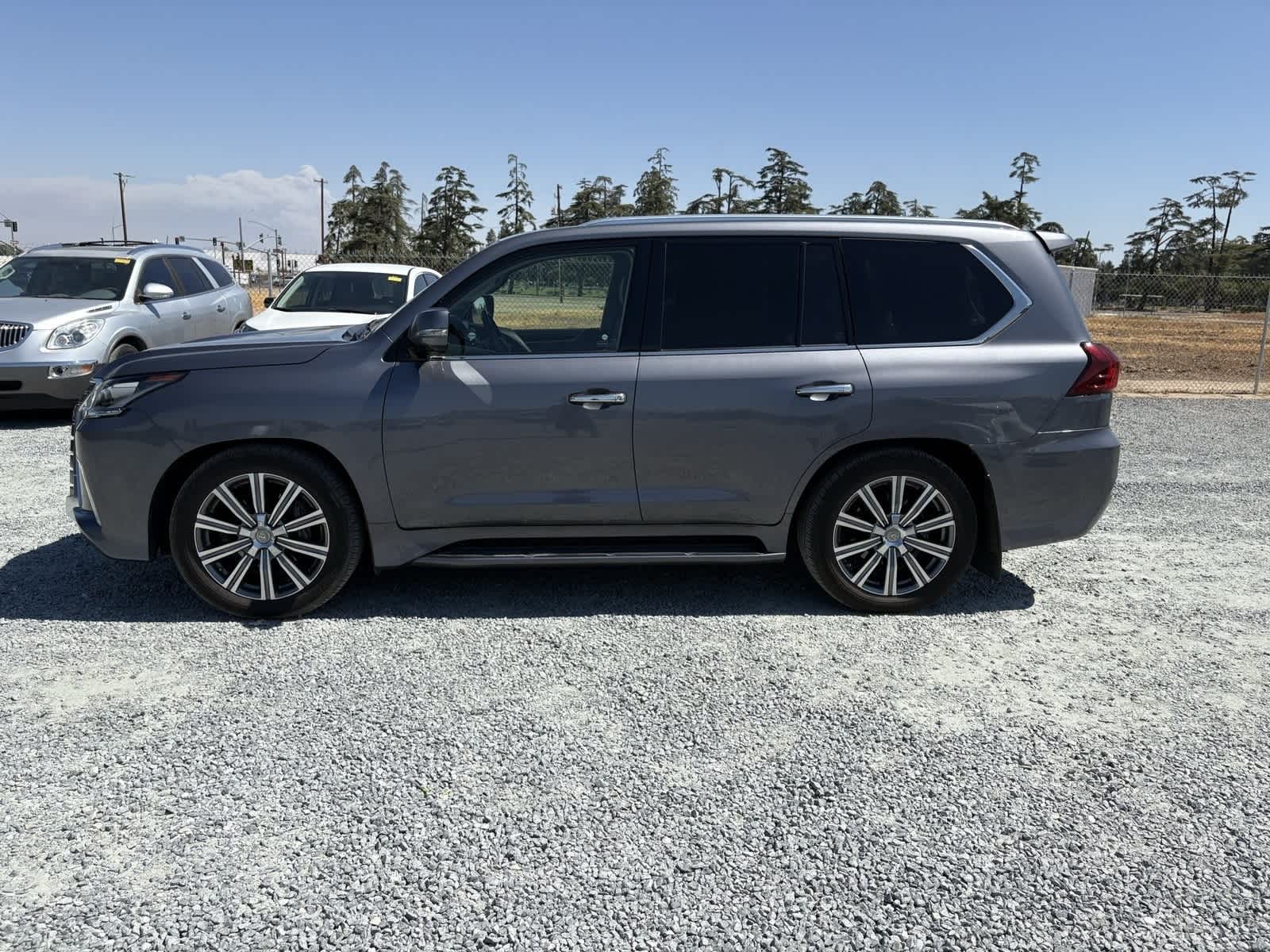 Thumbnail: 2016 Lexus LX - 3