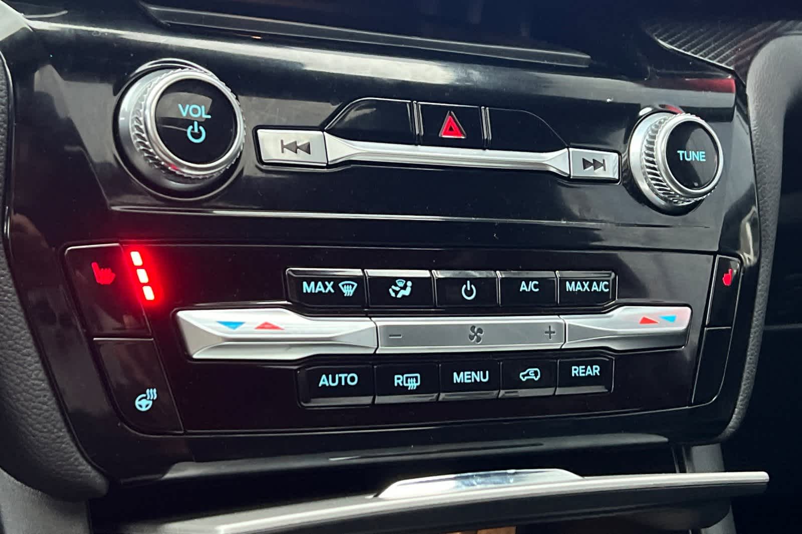 Thumbnail: 2024 Ford Explorer - 27