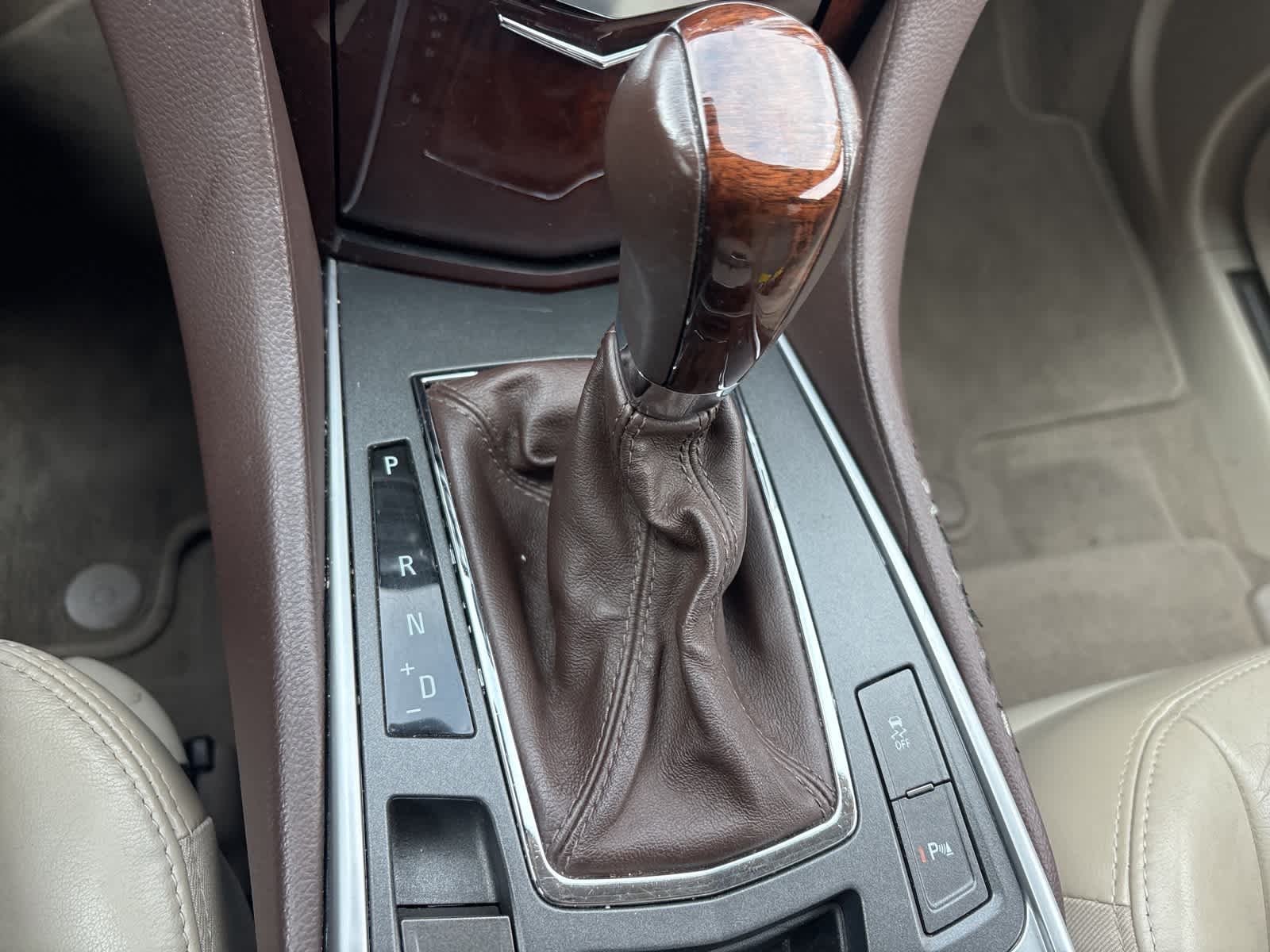 Thumbnail: 2011 Cadillac SRX - 20