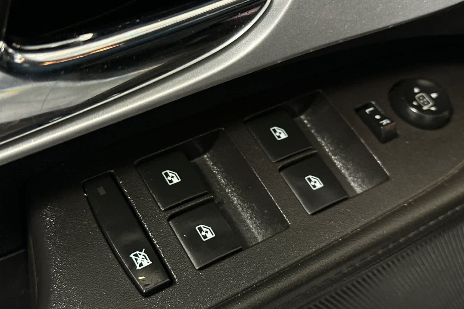 Thumbnail: 2016 Chevrolet Equinox - 16