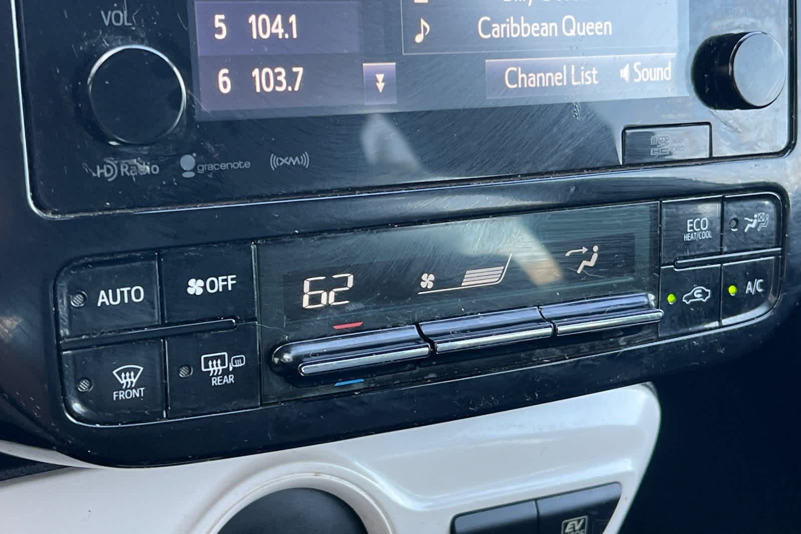 Thumbnail: 2017 Toyota Prius - 21