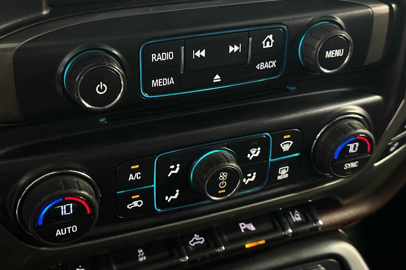 Thumbnail: 2014 Chevrolet Silverado 1500 - 23