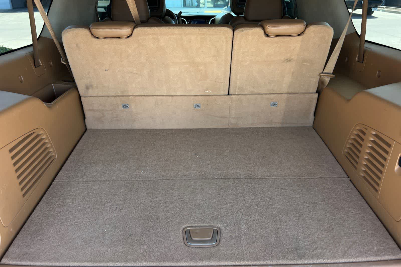 Thumbnail: 2016 Cadillac Escalade - 18