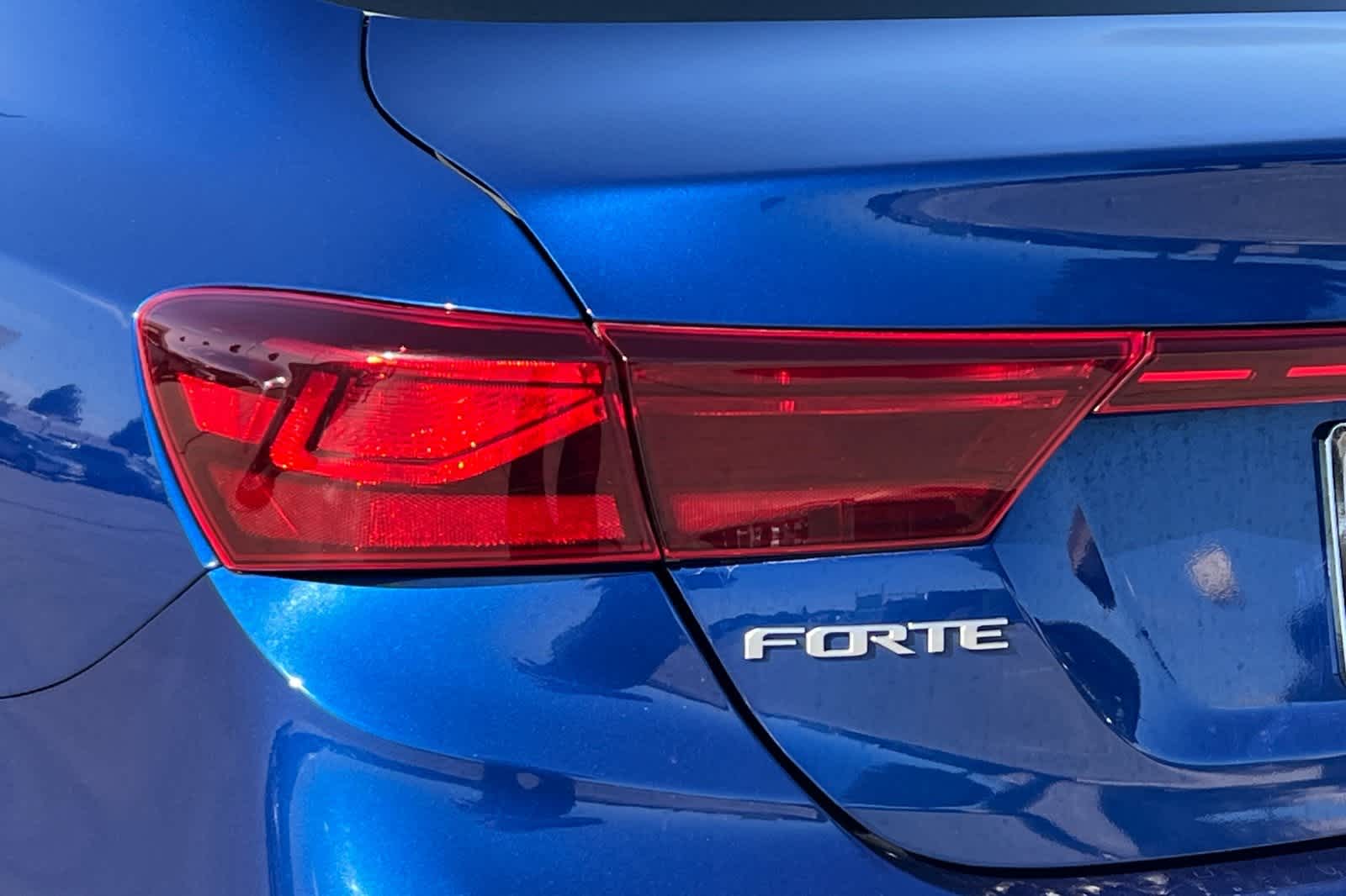 Thumbnail: 2023 Kia Forte - 16