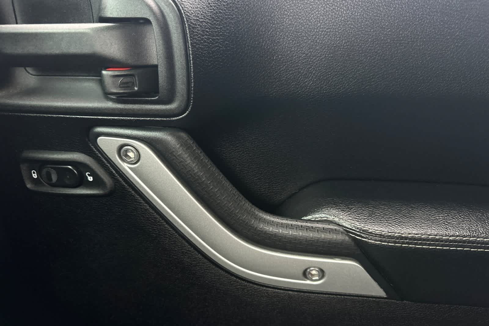 Thumbnail: 2016 Jeep Wrangler - 20