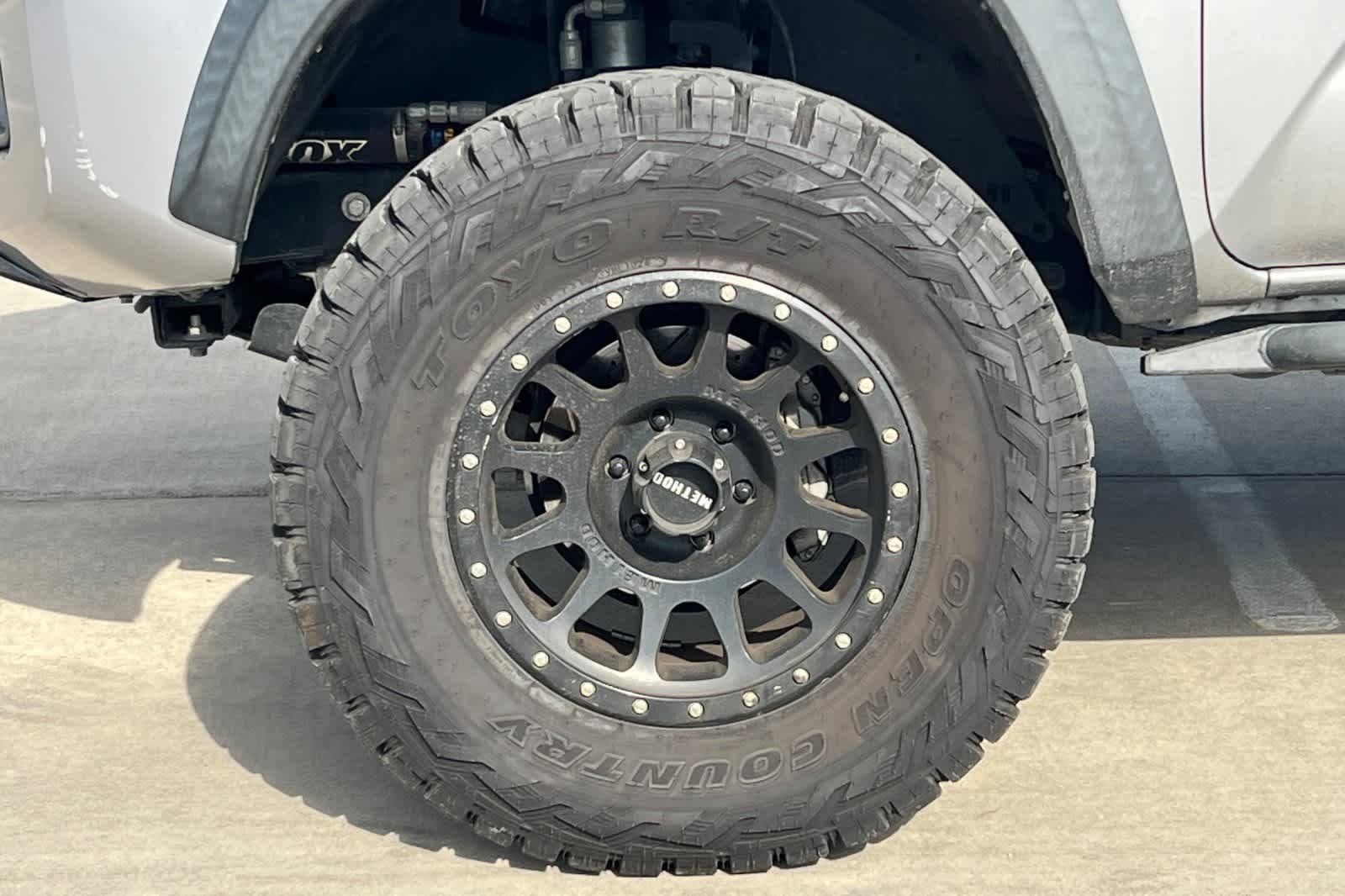Thumbnail: 2018 Toyota Tacoma - 12
