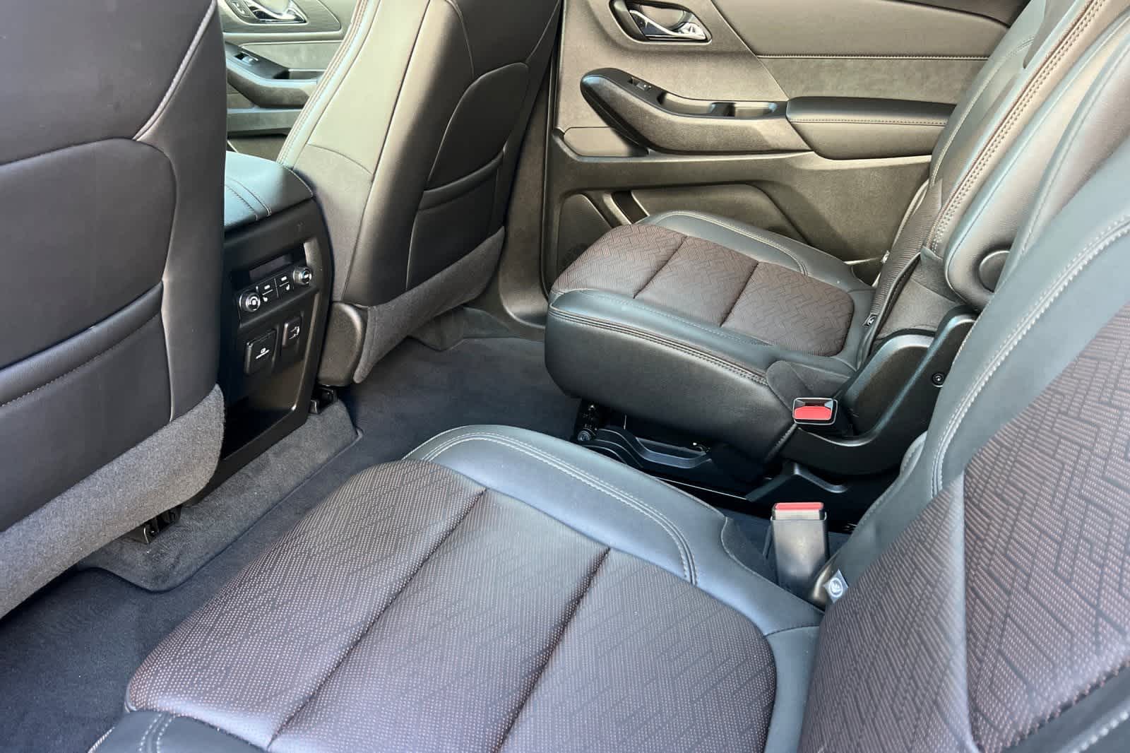 Thumbnail: 2023 Chevrolet Traverse - 5