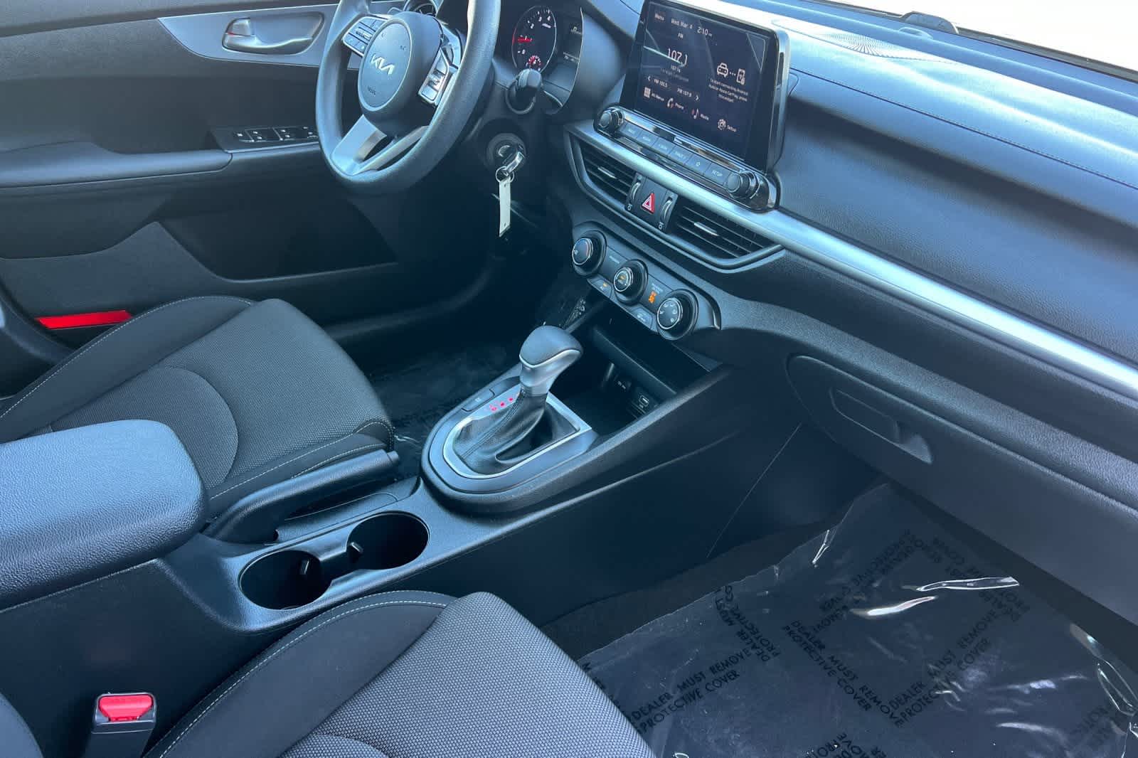 Thumbnail: 2023 Kia Forte - 17