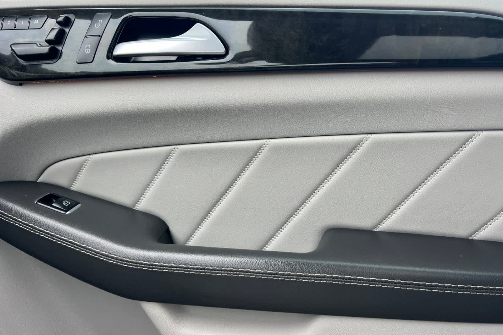 Thumbnail: 2016 Mercedes-Benz GL-Class - 22