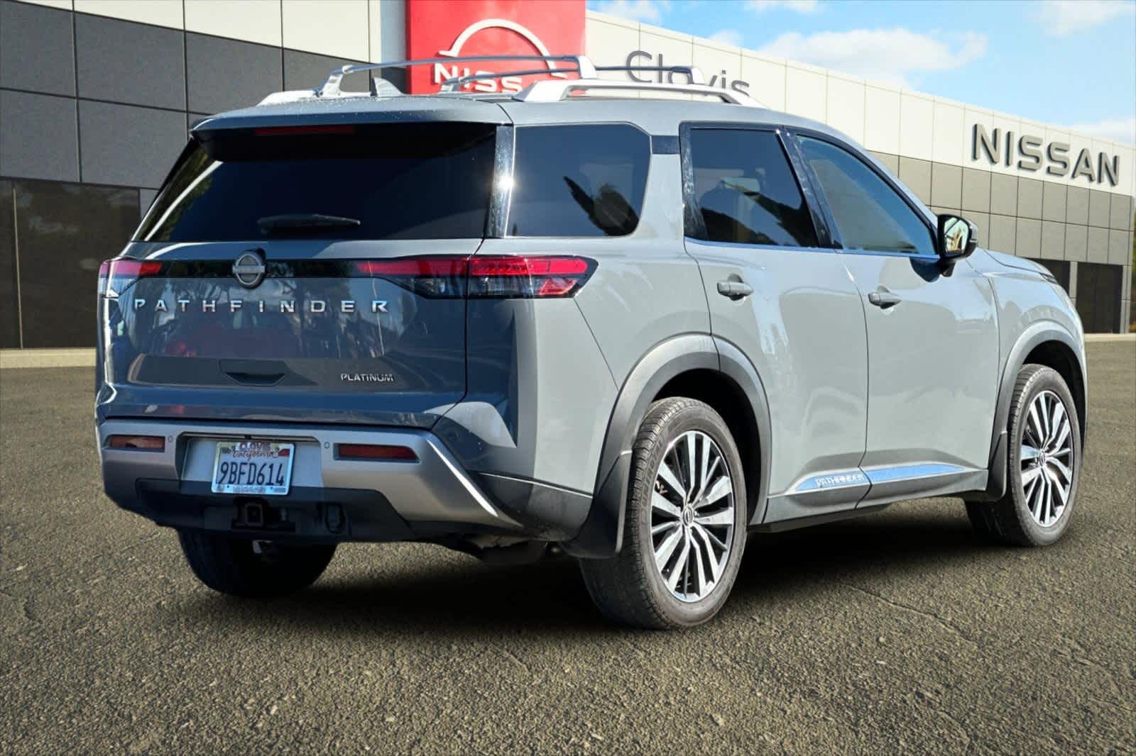 Thumbnail: 2022 Nissan Pathfinder - 3