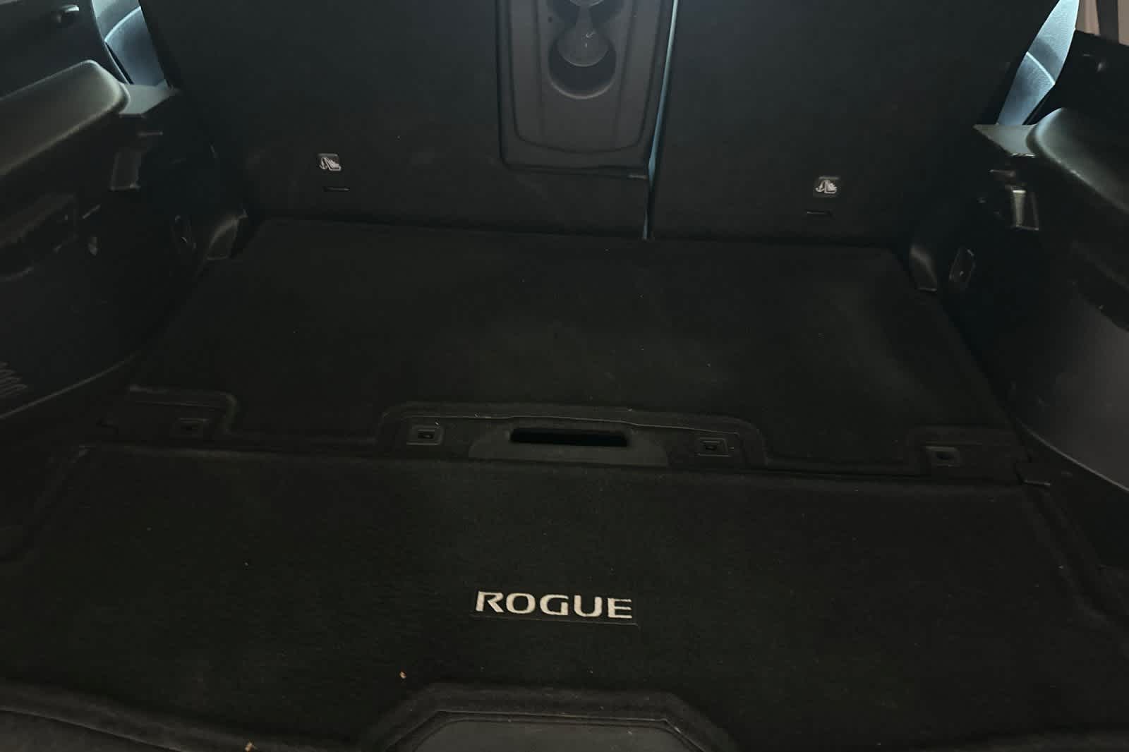 Thumbnail: 2017 Nissan Rogue - 18