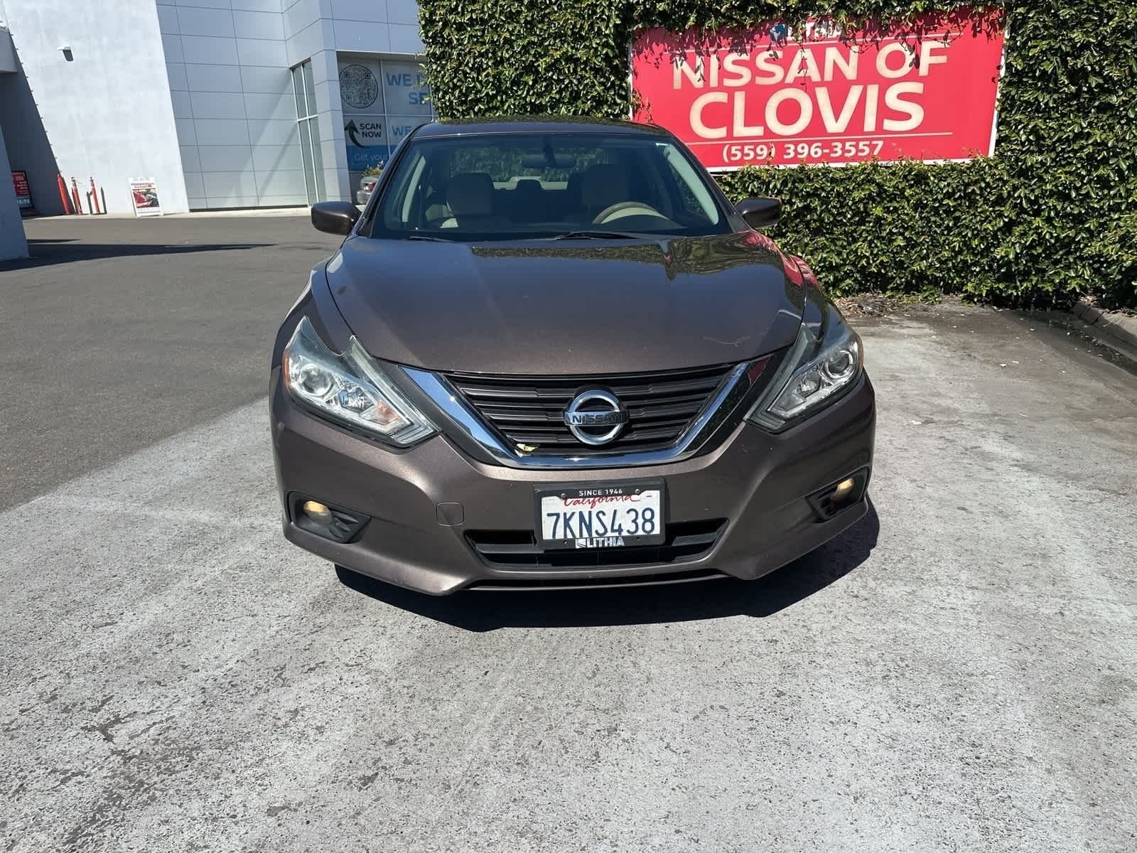 2016 Nissan Altima SV 12