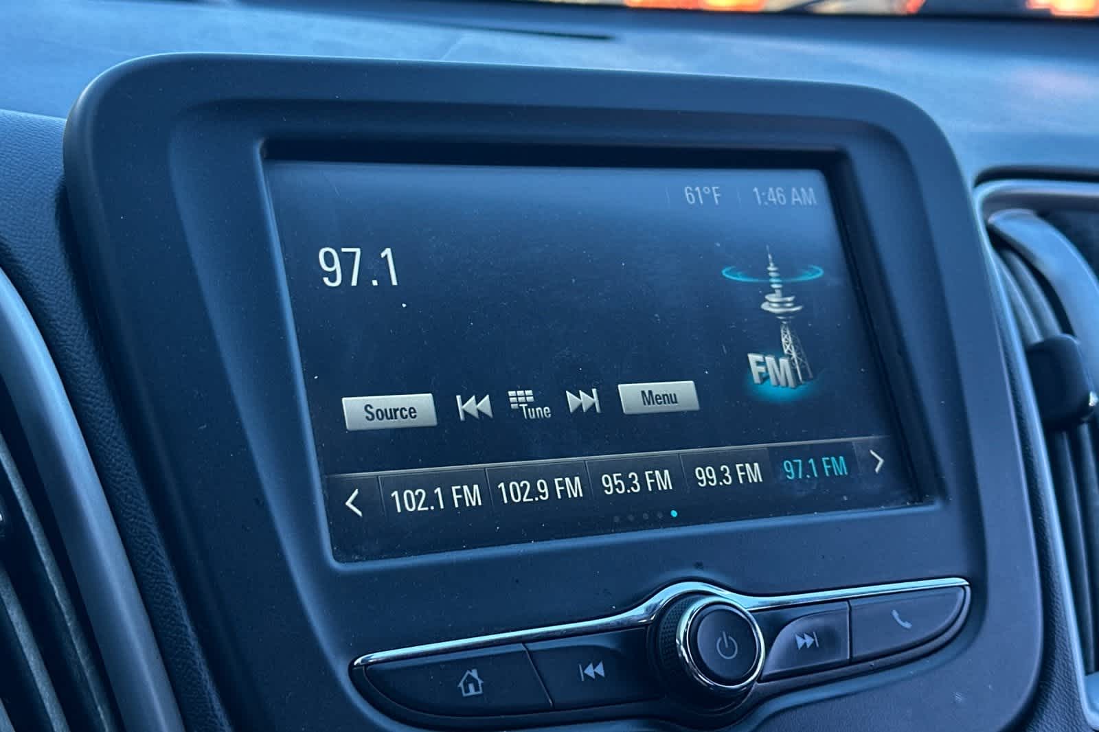 Thumbnail: 2017 Chevrolet Malibu - 20