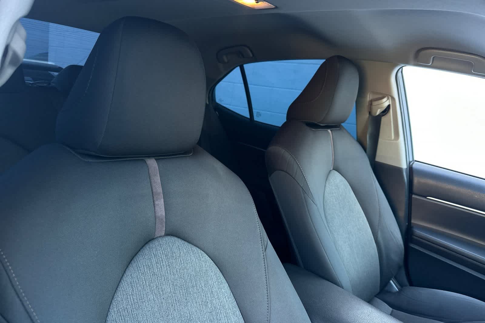 Thumbnail: 2018 Toyota Camry - 17