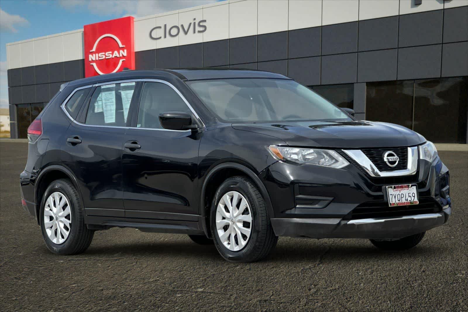 Thumbnail: 2017 Nissan Rogue - 10