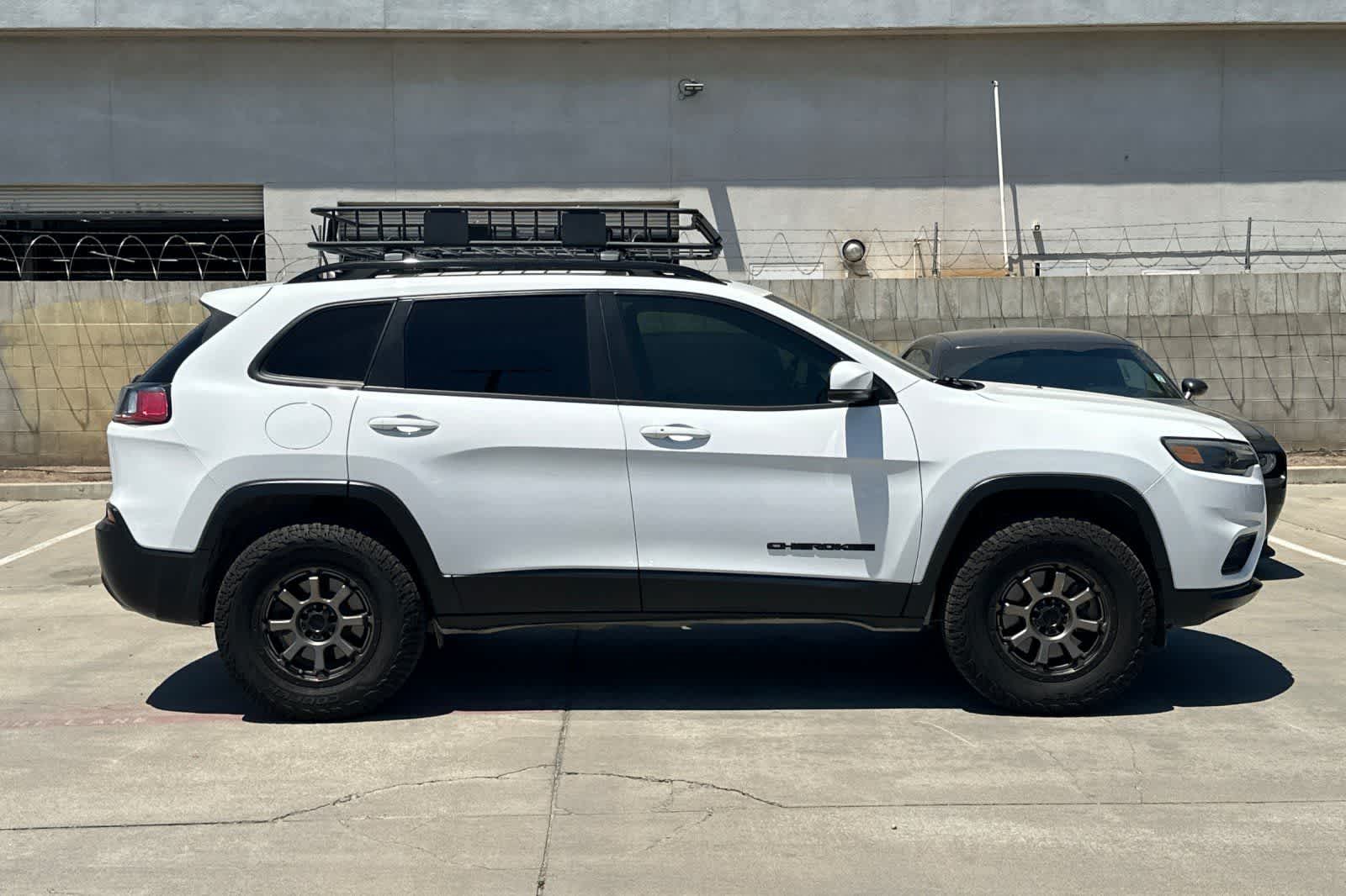 Thumbnail: 2019 Jeep Cherokee - 9