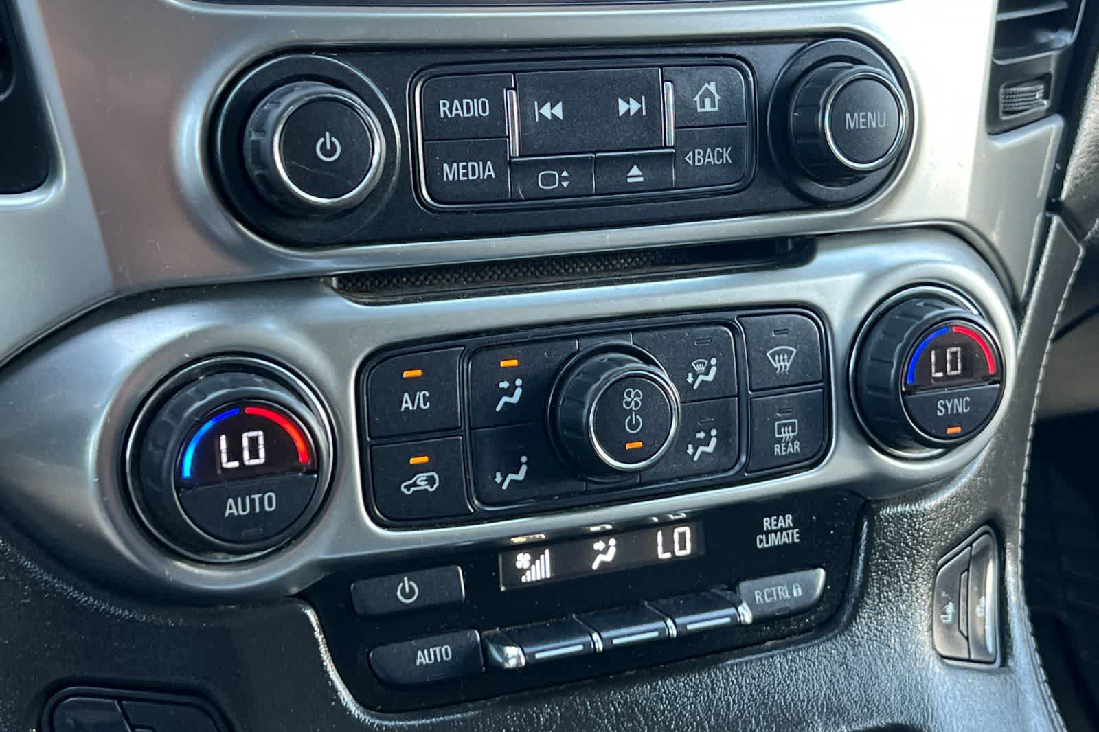 Thumbnail: 2016 Chevrolet Tahoe - 26