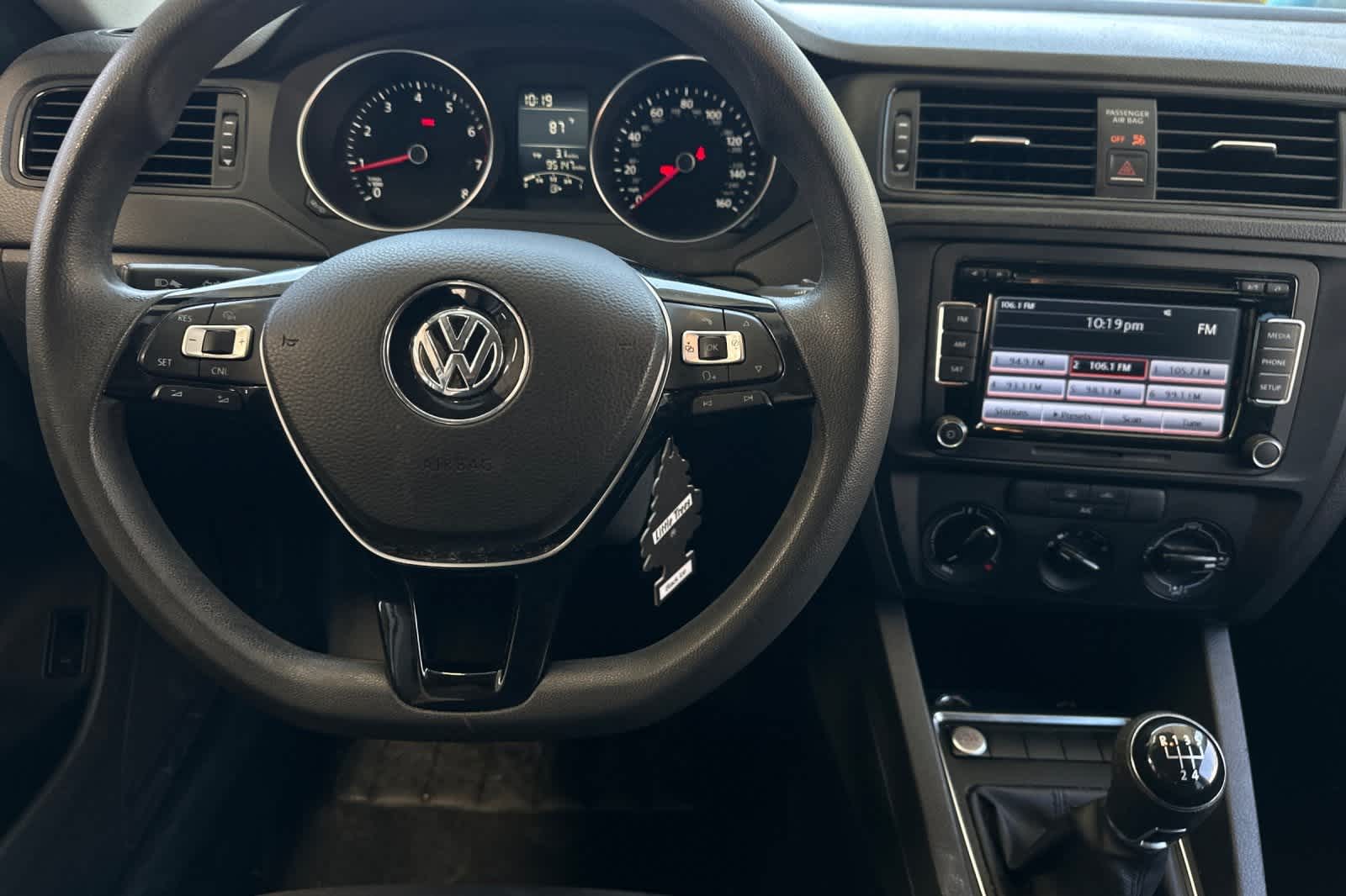 Thumbnail: 2015 Volkswagen Jetta - 17