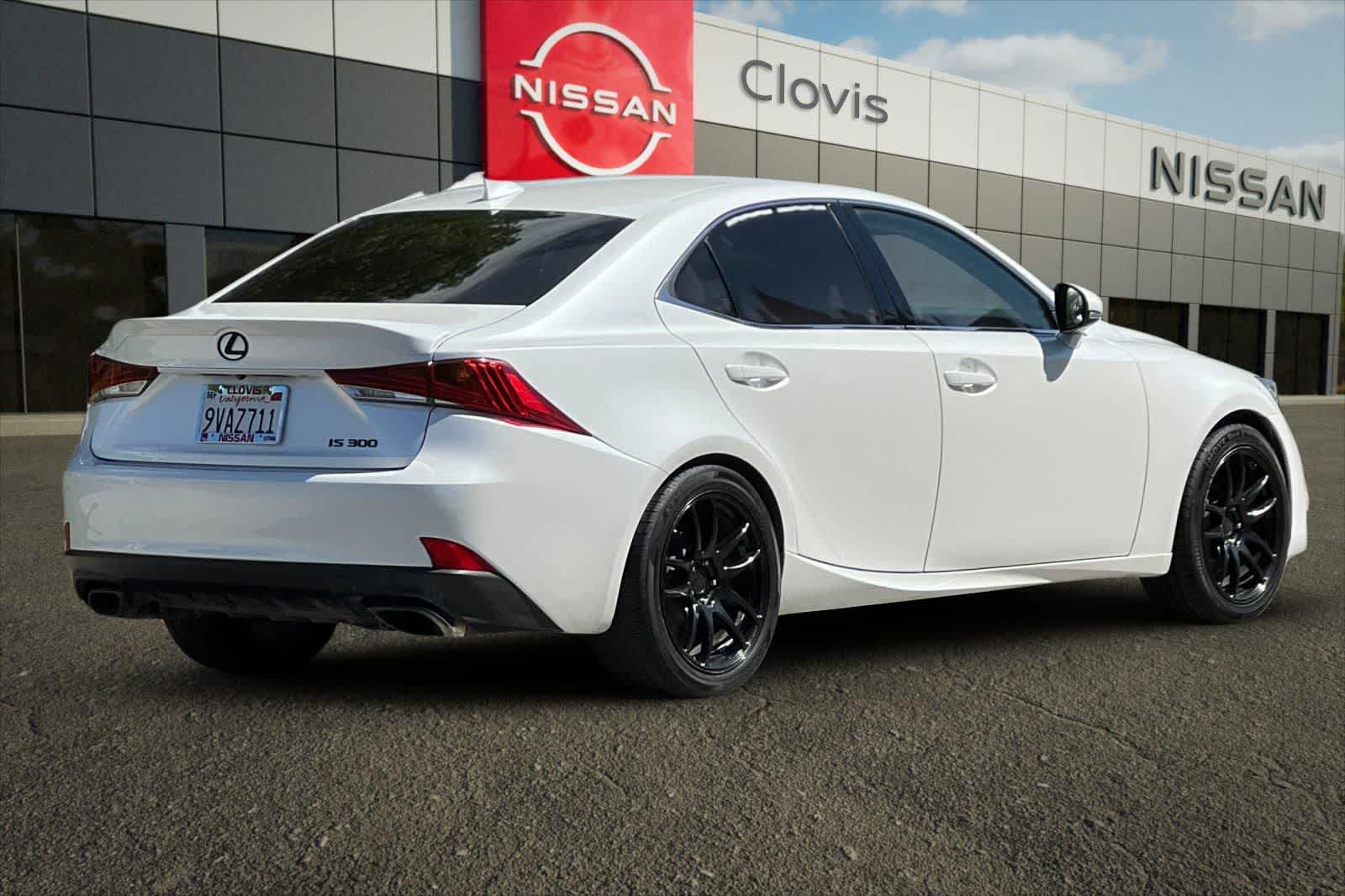 Thumbnail: 2020 Lexus IS - 3