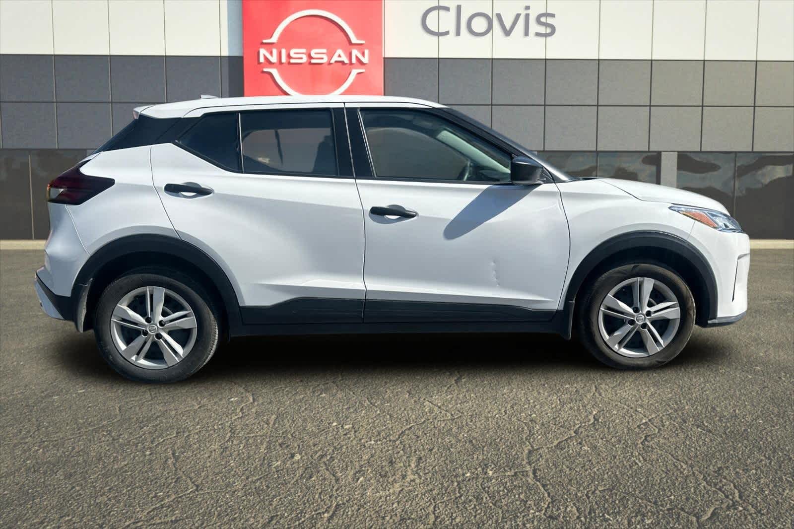 2023 Nissan Kicks S 9