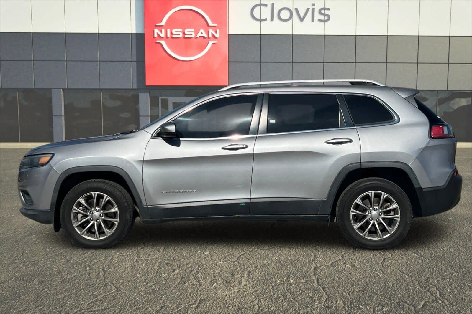 Thumbnail: 2019 Jeep Cherokee - 6