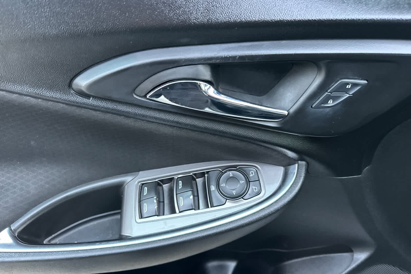 Thumbnail: 2017 Chevrolet Malibu - 13