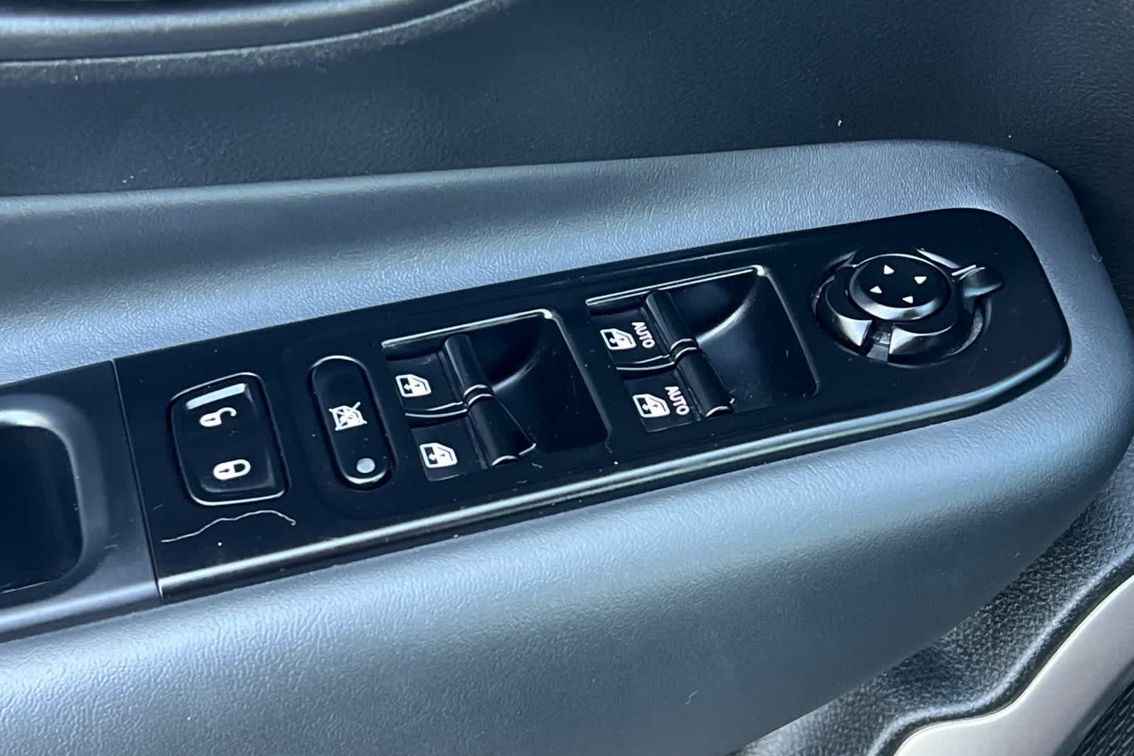 Thumbnail: 2023 Jeep Renegade - 14