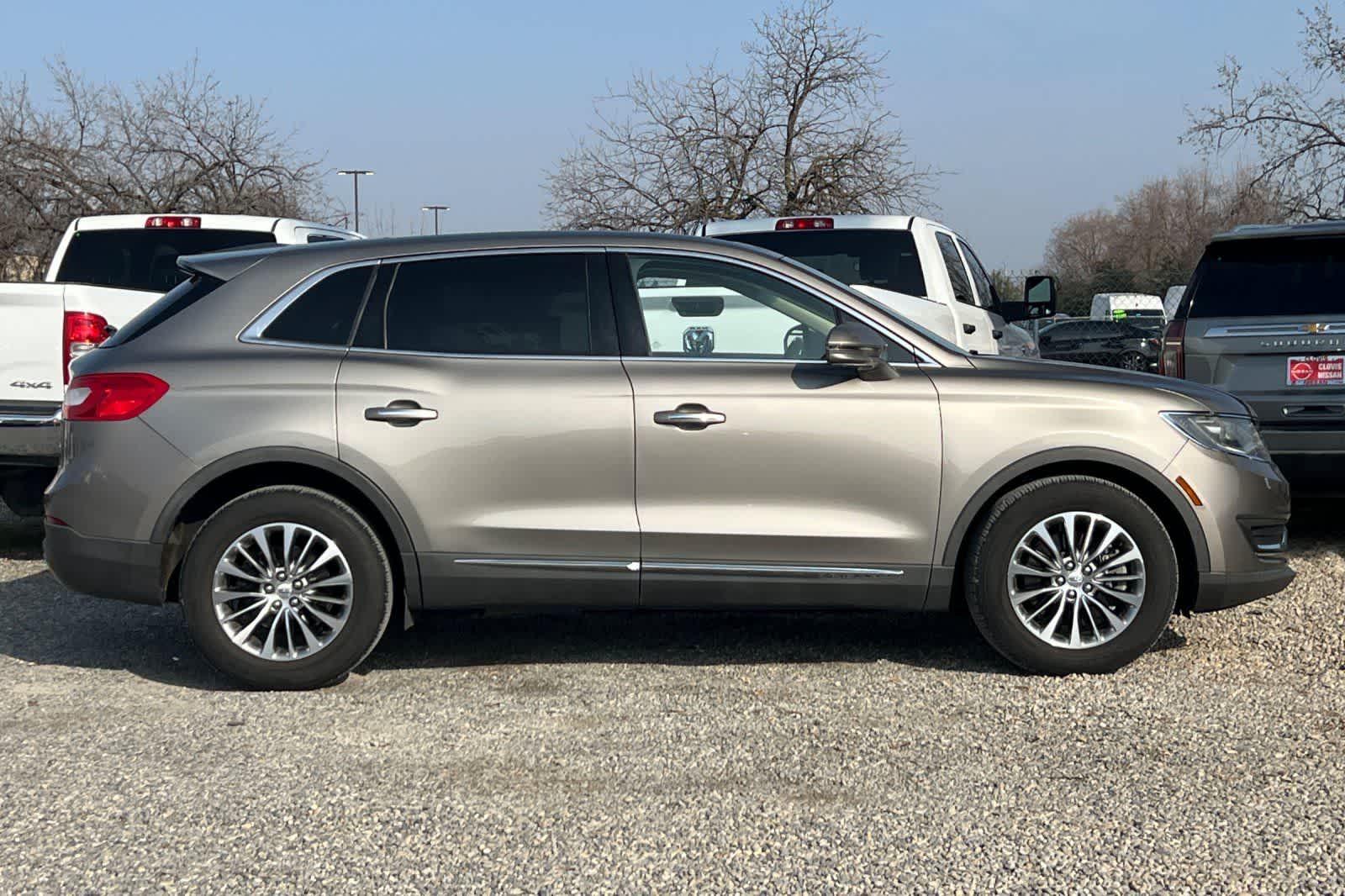Thumbnail: 2016 Lincoln MKX - 9