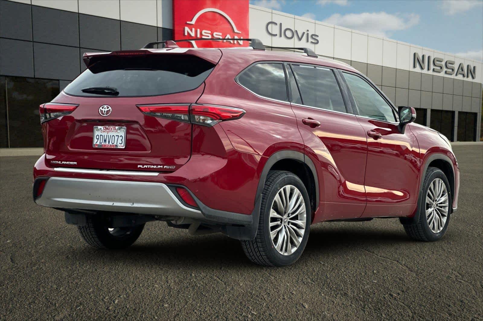 Thumbnail: 2022 Toyota Highlander - 3
