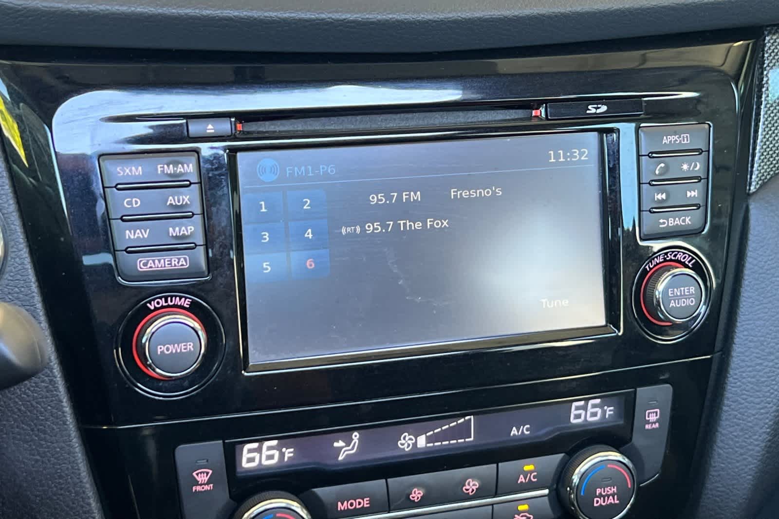 Thumbnail: 2014 Nissan Rogue - 19