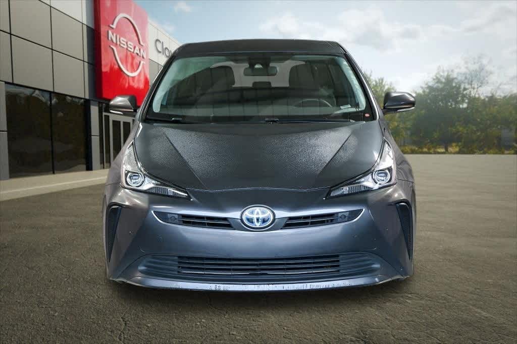 2022 Toyota Prius L Eco 10